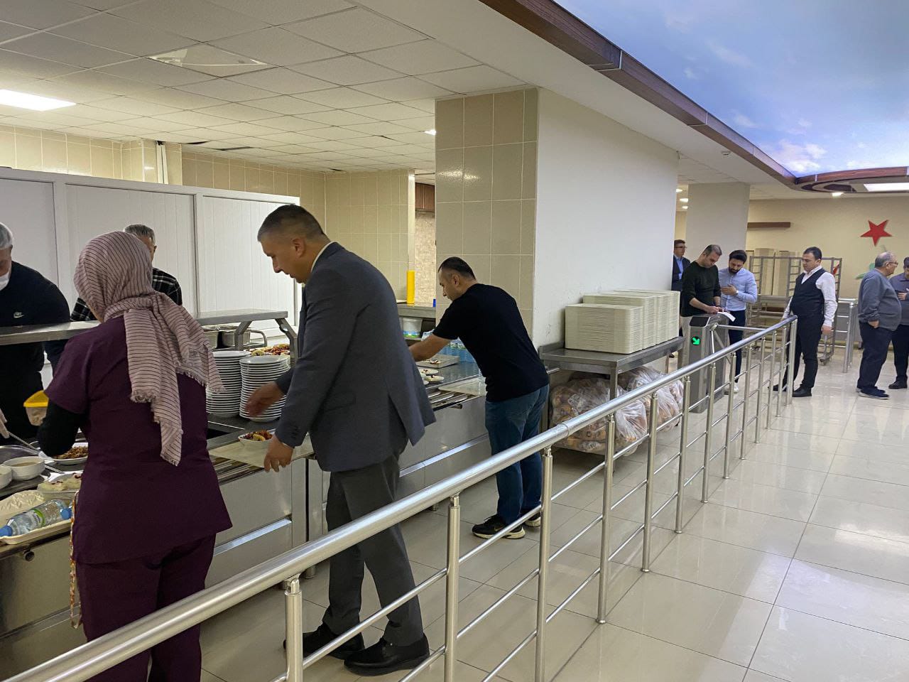 İl Sağlık Müdürü Tartar Nöbetçi Sağlık Çalışanlarıyla İftar Yaptı